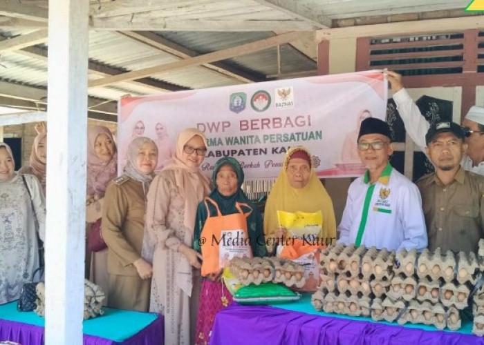 Dharma Wanita Persatuan Kabupaten Kaur dan Baznas Salurkan Santunan di  Desa Kepahiyang