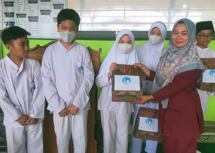 Promosi PMB, Tim SMP Al-Azhar Melawat ke SDIA 51 Bengkulu