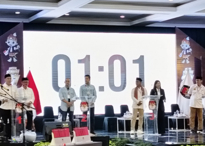 Dani-Sukatno Kuasai Panggung Debat Perdana Pilwakot