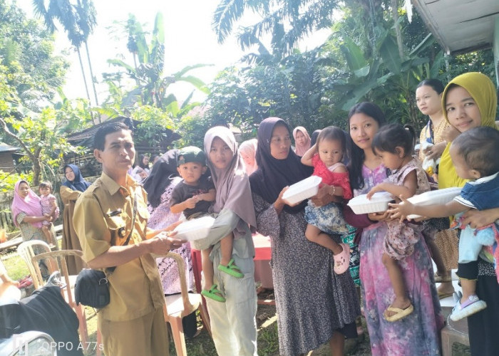 Pemdes Keban Jati Berikan Makanan Tambahan Untuk Ibu Hamil dan Balita