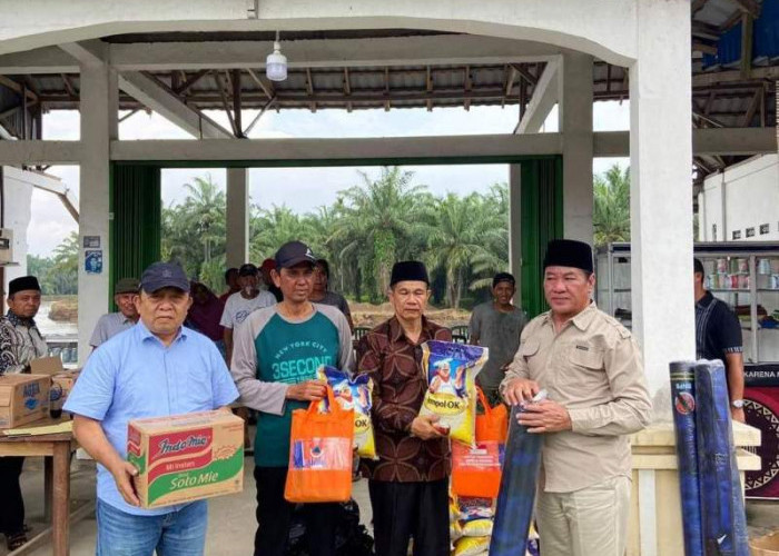 Wakil Gubernur Bengkulu  Salurkan Bantuan kepada Masyarakat  Kemang Mumpo 