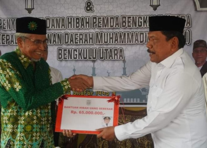 Semoga Bermanfaat, Bupati Mian Serahkan Dana Hibah untuk Muhammadiyah