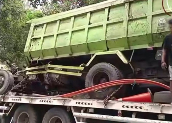 Antrean Sekitar 3 Km, Proses Evakuasi Truk Terjun ke Jurang di Liku Sembilan Berlangsung Tegang