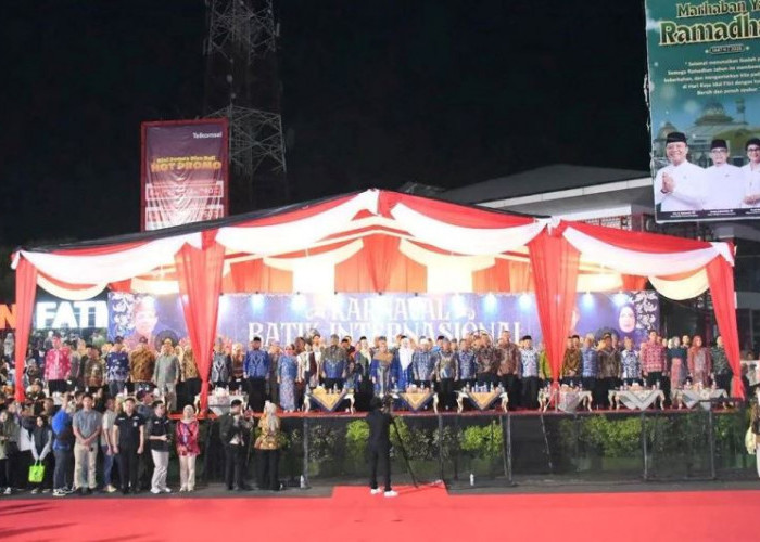 Lautan Manusia Padati Pusat Kota, Karnaval Batik Besurek Internasional 2026 Sukses Besar
