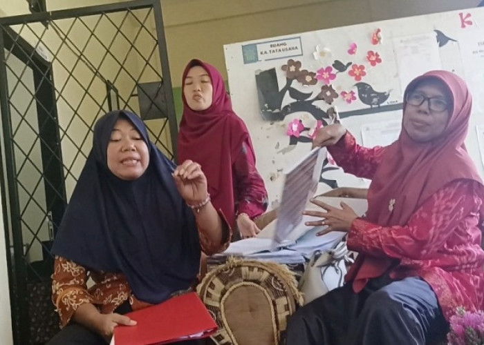   Tertulis Dalam Rapor Naik Kelas,  Saat Daftar Ulang Ternyata Dinyatakan Tidak Naik