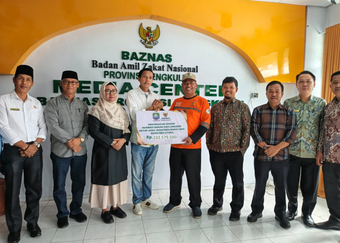 Bupati Kaur Serahkan Langsung Rp232 Juta untuk Korban Banjir Sumatera, Langkah Nyata yang Viral