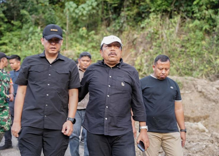 Tinjau Jalan Talang Ratu, Wakil Gubernur Bengkulu Pastikan Pekerjaan Segera Dimulai