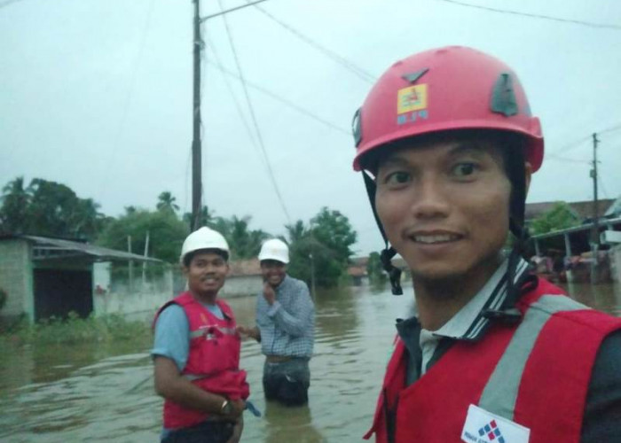 Banjir Melanda Musi Rawas Utara,  PLN Gerak Cepat Upayakan Pemulihan   Pasokan Listrik Daerah Terdampak