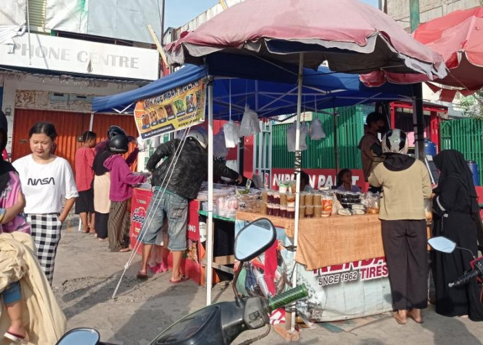 Puasa Hari Pertama, Suasana Pasar Kaget Panorama Kota Bengkulu Langsung Ramai Masyarakat Mencari Takjil 