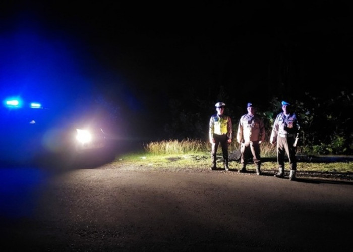 Polsek Ketahun Lakukan Patroli Sepanjang Jalan Lintas Barat Desa Urai