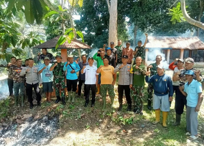 Pemdes Lubuk Sirih Ulu Bersihkan Tempat Ibadah dan TPU