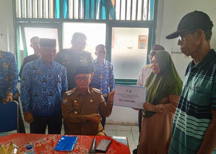 Warga Terdampak Pembangunan Pelabuhan Nusantara di Kaur Diberi Bantuan 