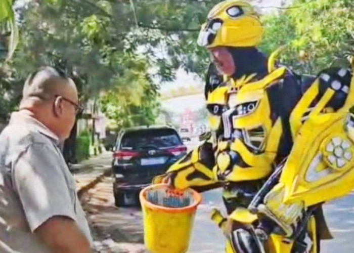 Langgar 2 Perda, Kepala  Dinas Sosial  Kota Bengkulu Beri Teguran kepada Pengemis Berkostum Robot 