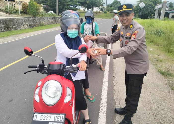  Polres  Bagikan Takjil dan Buka Bersama Insan Pers di Seluma