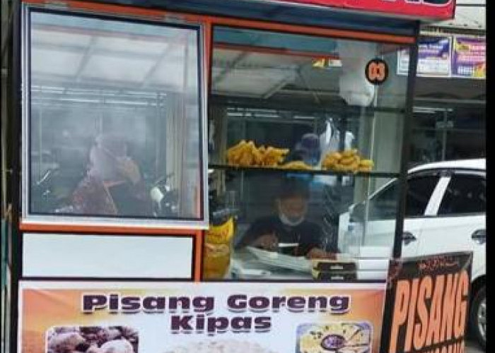 Lumayan Banyak Pembelinya, Goreng Pisang Kipas Enggano Mengoyang Lidah