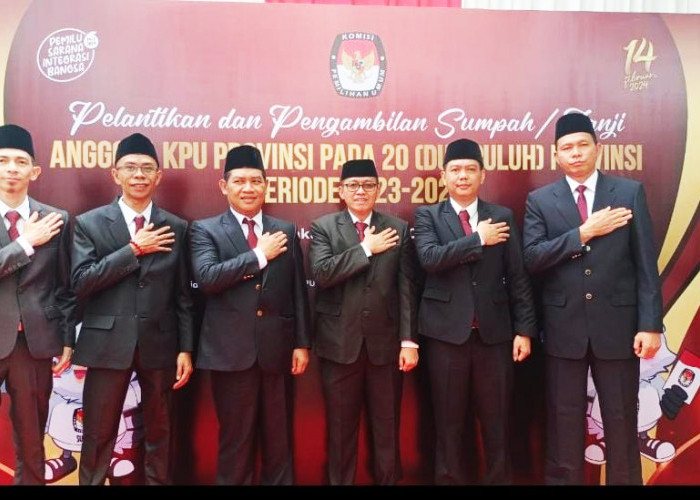  Komisioner KPU Dilantik,  Rusman Sudarsono  Terpilih jadi Ketua KPU Provinsi Bengkulu