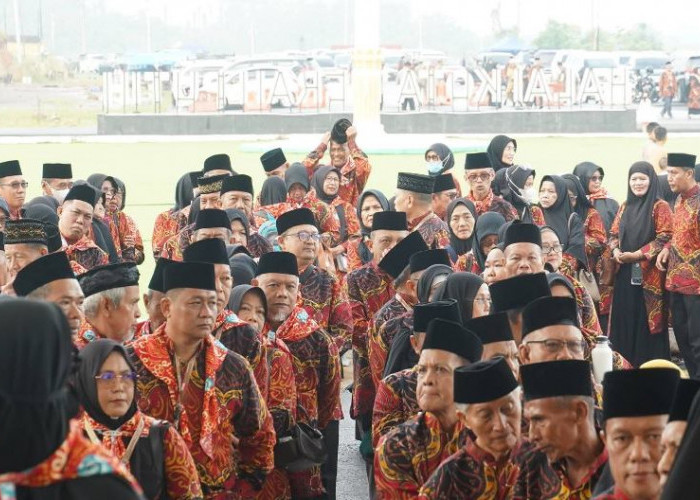 Seragam Batik Baru Warnai Pelepasan Jamaah Calon Haji Kota Bengkulu