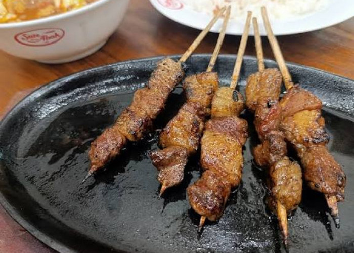 Mencoba Sate Khas Abah Asli yang Menjadi Favorit Banyak Wisatawan dan Menawarkan Cita Rasa Otentik