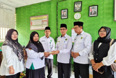 Kemenag BS Salurkan Bantuan Rp 10 Juta Kepada MIM Tanjung Baru