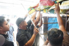 Momen Haru, Dedy-Ronny Saksikan Pedagang Pindah ke Dalam PTM