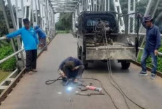 Dinas PUPR Mukomko Perbaiki Jembatan Penghubung Desa Lubuk Sanai- Rawa Bangun