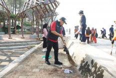 Sambut Lebaran, Pemkot dan Polresta Bengkulu Gelar Aksi Bersih-Bersih Pantai Panjang