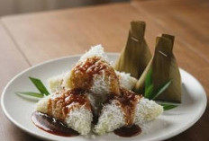 Mengenal Lopih, Si Kenyal Manis Penjaga Tradisi Kuliner Minang