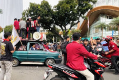 Mahasiswa  Tuntut Prabowo Hentikan Program Makan Bergizi Gratis 