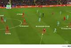 Evolusi 'Inverted Wingback': Saat Bek Menjadi Jantung Permainan