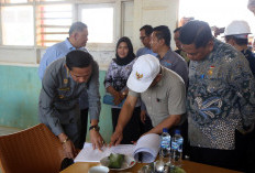 38 Sekolah di Kaur Direvitalisasi, Bupati Gusril Pausi Mulai dari SDN 125 dan SMPN 30 Satu Atap