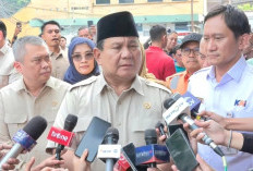 Presiden Prabowo Subianto  Jenguk Korban Kecelakaan KA di Bekasi
