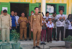 Bupati Kaur Motivasi Siswa di Hari Pertama Sekolah, Dukung Program GAMAS dan Santuni 50 Pelajar