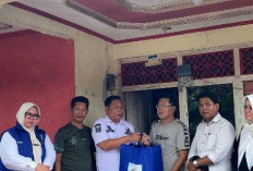 Dinas Sosial Kota Bengkulu Berikan Bantuan Kemanusiaan  untuk Korban Angin Kencang 