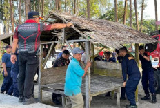 Pondok Ilegal di Area Breakwater Pantai Panjang Dibongkar