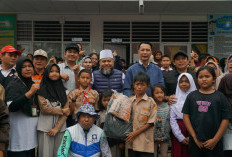 Gubernur Bengkulu Kunjungi Korban Banjir Bandang Batu Busuk: Duka Ini Milik Kita Bersama