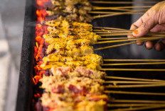 Sate Klopo, Kuliner Khas Indonesia Ini Menyajikan Aroma dan Rasa yang Gurih Menggugah Selera