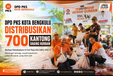 Idul Adha Penuh Berkah, PKS Kota Bengkulu Salurkan 700 Paket Daging Kurban untuk Warga