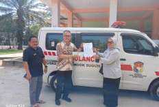 Dinas Kesehatan  Mukomuko Serahkan Mobil Ambulan Baru Untuk Puskesmas 