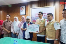 Gubernur Bengkulu Serahkan Langsung Bantuan Rp 1 Miliar kepada Pemerintah Aceh