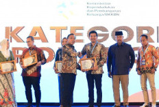 Bupati Bengkulu Utara Dianugerahi Penghargaan Genting Award