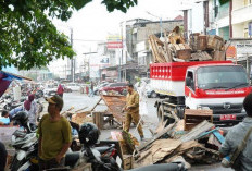 Dukung Program Pemerintah, PKL Jalan Salak Bongkar Lapak Sendiri