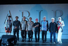 Tony Elfian Saksikan Acara  Tabuh Dhol  di Benteng Marlborough