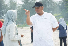 Demi Keamanan Pengunjung, Wawali Beserta Forkopimda Bengkulu Sisir Sampah Lidi di Area Pantai