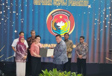 Bupati Mukomuko Terima Penghargaan UKPBJ Proaktif