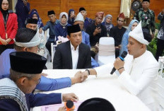 Hadiri Pernikahan Warga, Walikota Bengkulu Dedy Wahyudi Jadi Saksi di Balai Prajurit