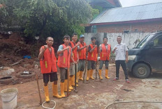  Dinas PUPR Bengkulu Langsung Beresin Pagar Roboh yang Sumbat Drainase