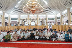 Di Bawah Kubah Masjid Raya, Gubernur Bengkulu Lepas ASN Ikut Retreat Merah Putih