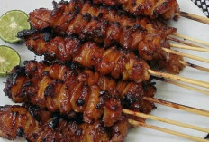 Ini Rahasia Sate Kulit Ayam Krispi yang Enak Nan Kenyal
