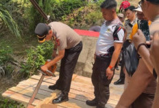 Kapolres Kaur Turun Langsung Pantau Progres Jembatan Merah Putih Presisi di Kecamatan Tetap