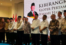 Menteri Haji dan Umroh Lepas Kloter Pertama Jamaah Haji Indonesia